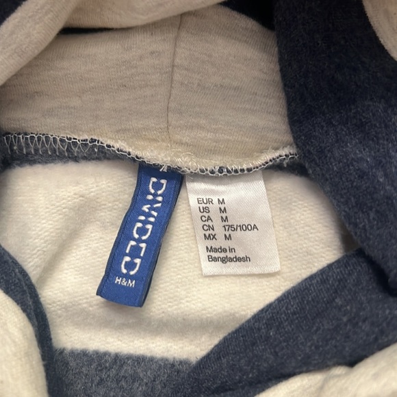 U88- Divided (H&M) Blue Gray Stripe Cowl Neck Sweatshirt Sweater Size Medium - Picture 5 of 7